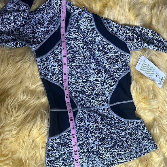 LULULEMON NWT Suns Out Rash Guard - Picture 6 of 6